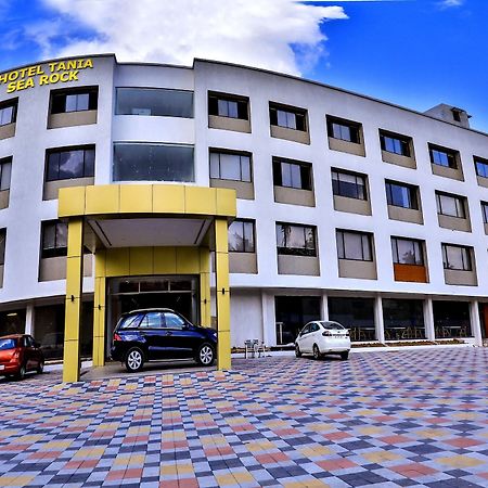 Hotel Tania Searock Daman Exterior photo